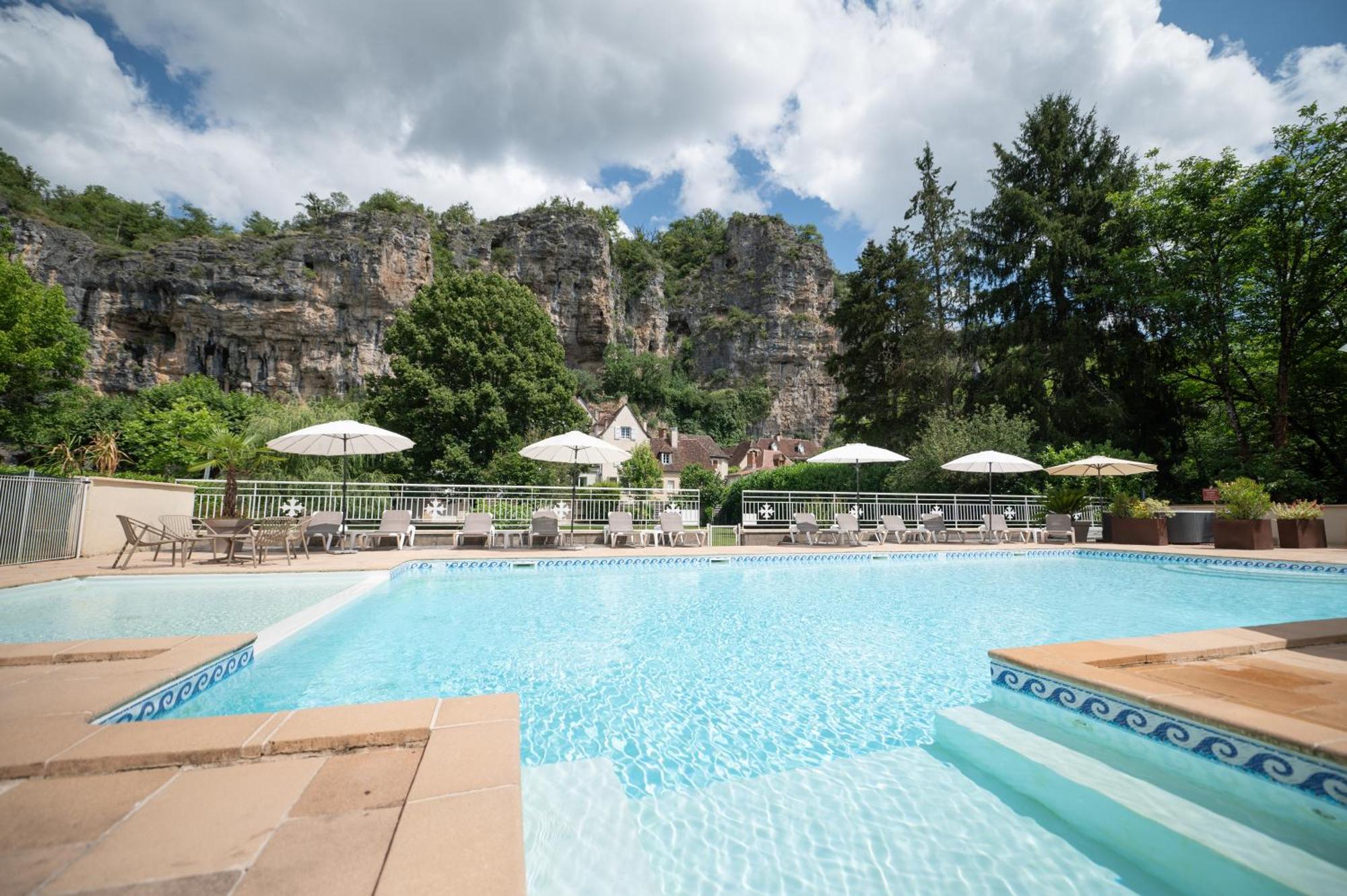 Logis Hotels - Hotel Restaurant Domaine Les Falaises Martel Esterno foto