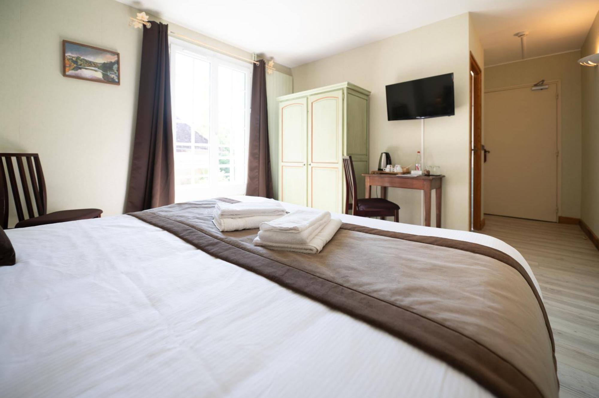 Logis Hotels - Hotel Restaurant Domaine Les Falaises Martel Camera foto
