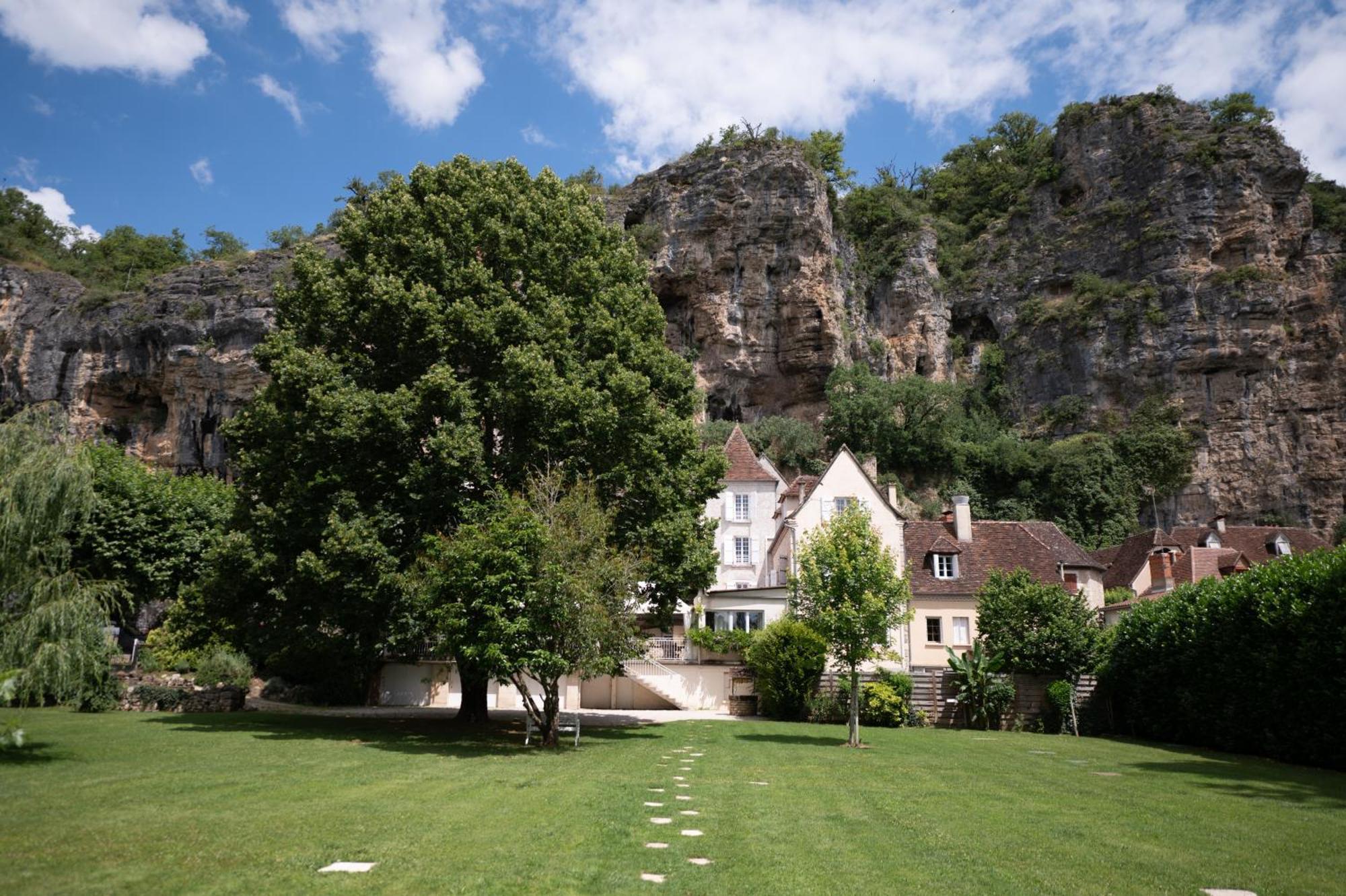 Logis Hotels - Hotel Restaurant Domaine Les Falaises Martel Esterno foto